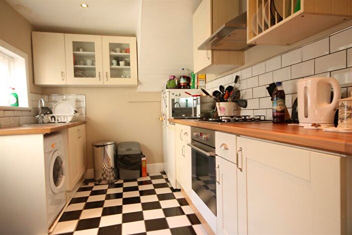 3 Bedroom Flat To Rent In Third Avenue, Heaton, NE6