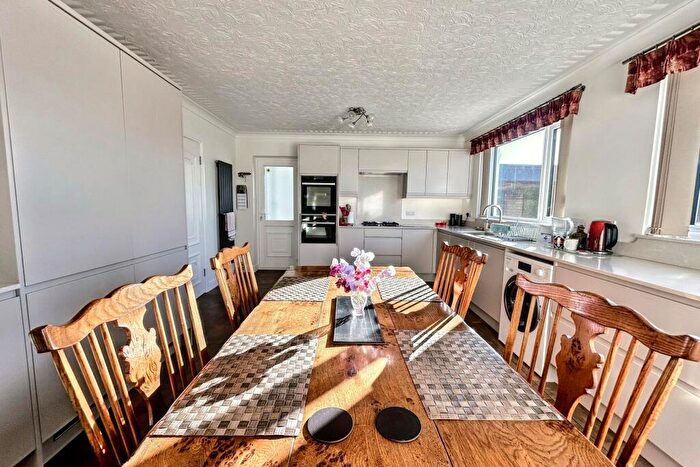 4 Bedroom Detached House For Sale In Sturminster Marshall, BH21