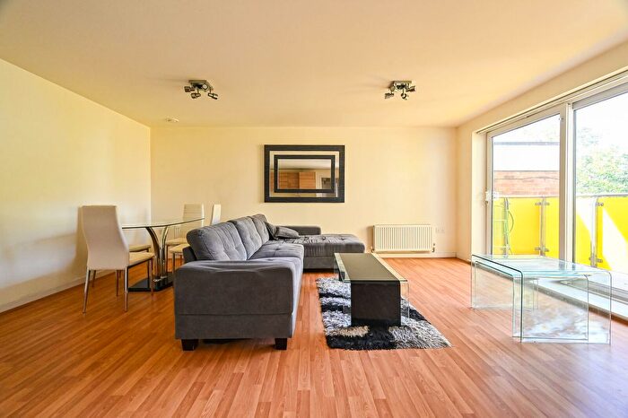 1 Bedroom Flat For Sale In Wager Street, Bow, London, E3