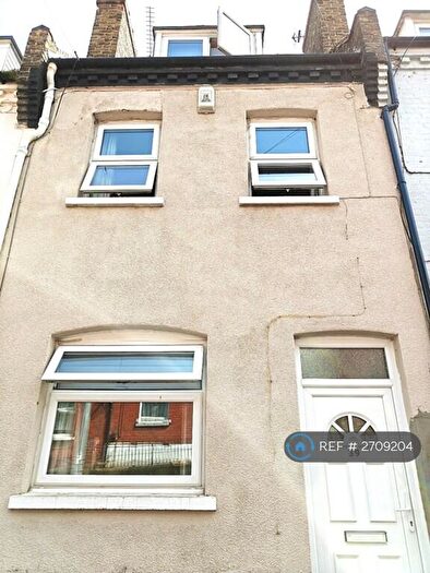 3 Bedroom Terraced House To Rent In Thomas St, Rochester, ME1