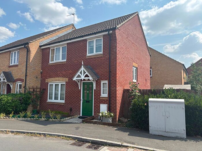 3 Bedroom End Terrace House To Rent In Horsham Road, Swindon, SN3