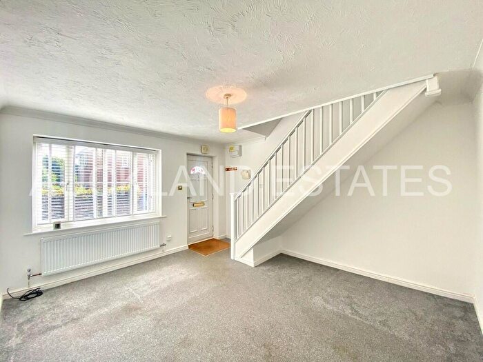 2 Bedroom Terraced House To Rent In Oakfield Close, Potters Bar, EN6