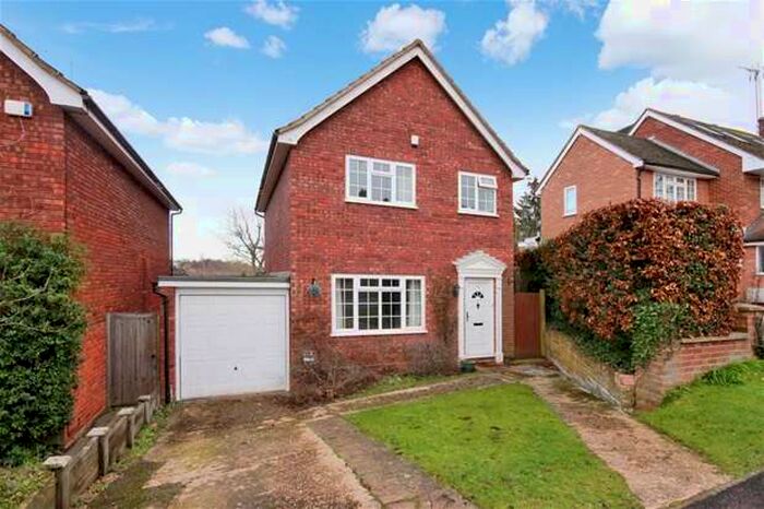 4 Bedroom House To Rent In Park Rise, Harpenden, AL5