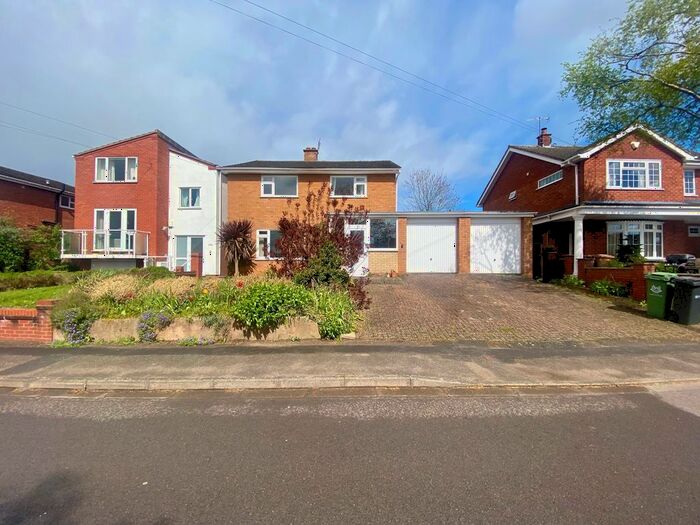 4 Bedroom Detached House To Rent In Oaklands Court, Battenhall Road, Worcester, WR5