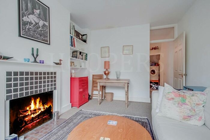 2 Bedroom Flat For Sale In Chapter Road, London, NW2
