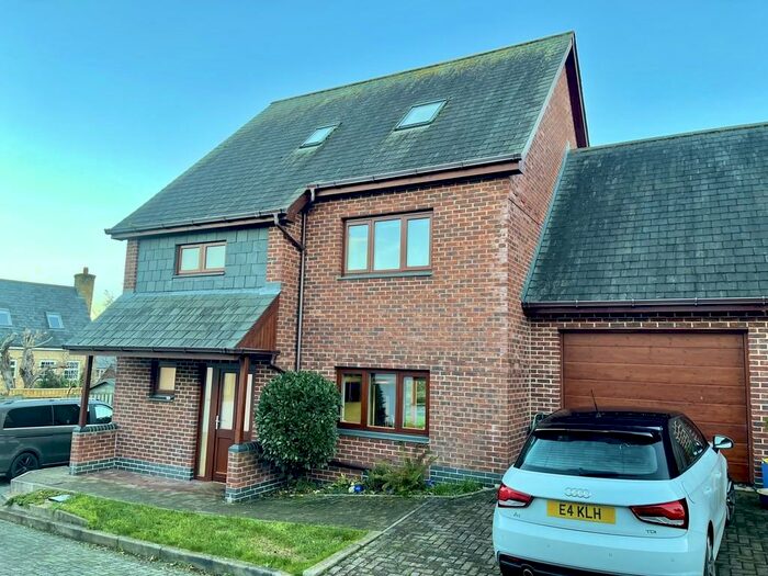 5 Bedroom Link Detached House To Rent In Exminster, EX6