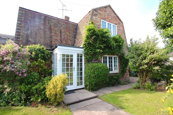 2 Bedroom Property To Rent In High Street, Hemingford Abbots, PE28