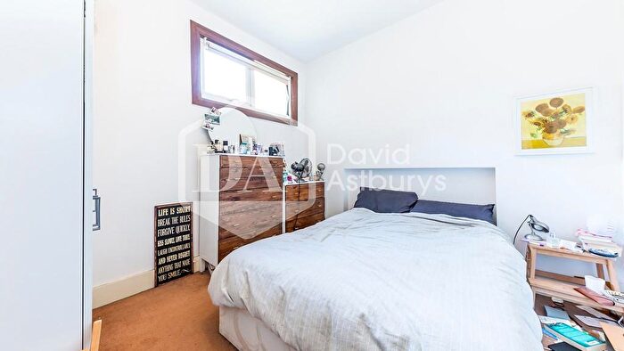 2 Bedroom Apartment To Rent In Wightman Road, Hornsey Crouch End, London, N8