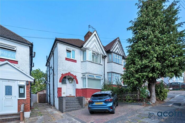 1 Bedroom Flat For Sale In Hillside, Kingsbury, London, NW9