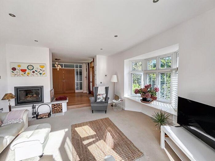 5 Bedroom Detached House For Sale In West Christchurch, BH23