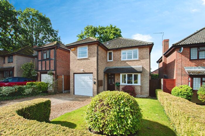 4 Bedroom Detached House For Sale In Tudor Close, Alderholt, Fordingbridge, SP6