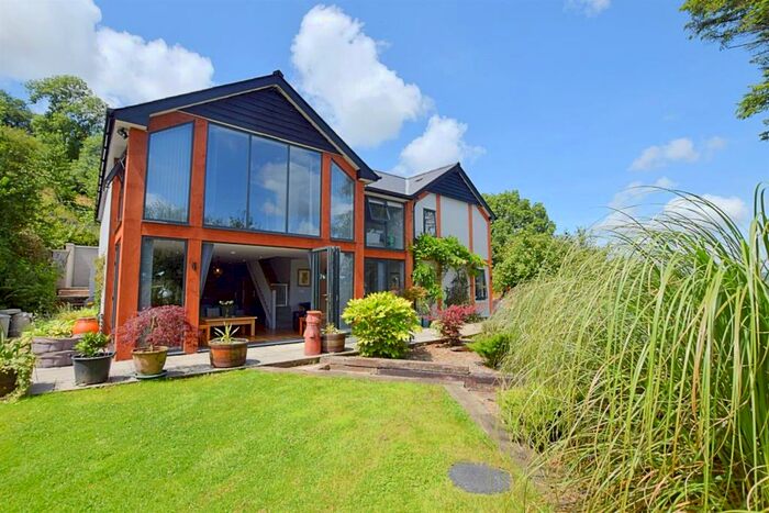 4 Bedroom Detached House For Sale In Waungilwen, Drefach Felindre, SA44