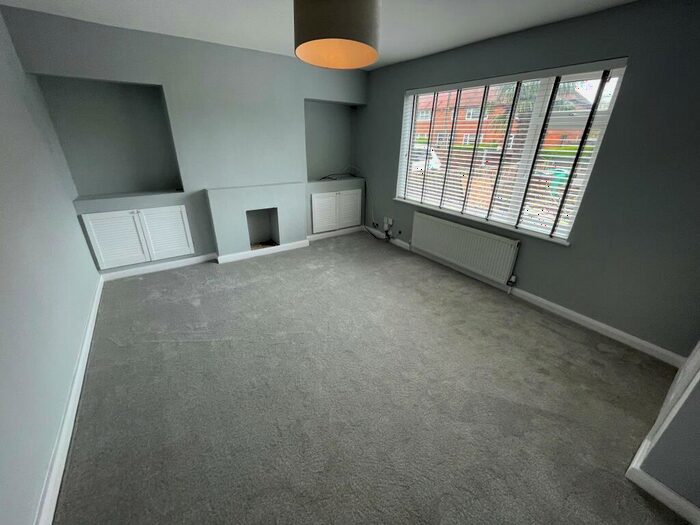 3 Bedroom Terraced House To Rent In Woodfield Road, NG8