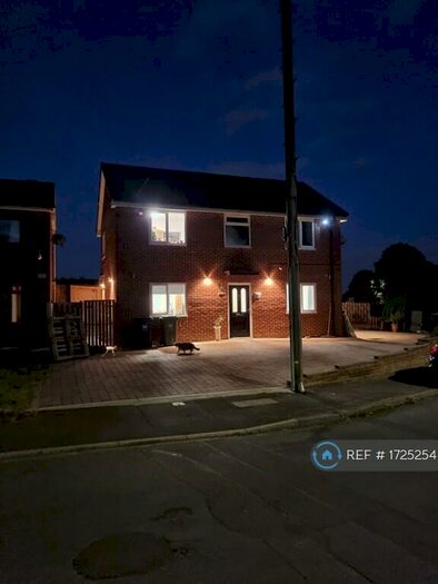 3 Bedroom Detached House To Rent In Oakway, Birkenshaw, BD11