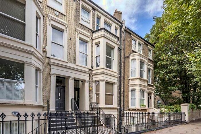 3 Bedroom Flat To Rent In Warwick Avenue, Maida Vale, London, W9