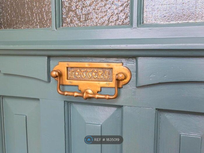 1 Bedroom Flat To Rent In Whipps Cross Road, London, E11