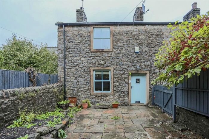 2 Bedroom End Of Terrace House To Rent In Bawdlands, Clitheroe, BB7
