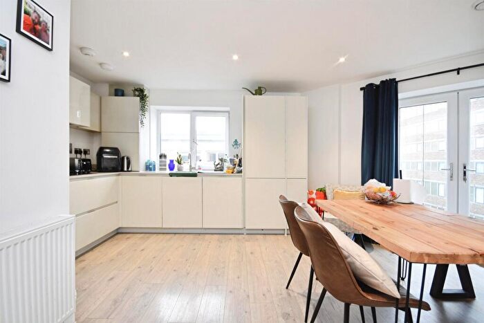 1 Bedroom Apartment For Sale In St. James Road, Brentwood, CM14