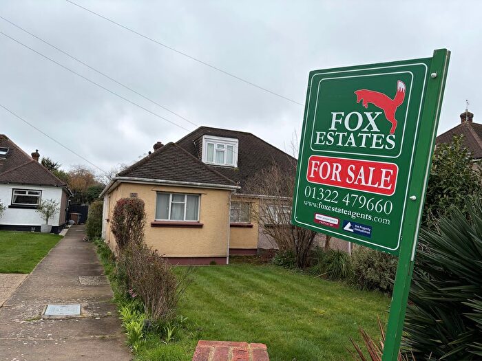 4 Bedroom Semi Detached Bungalow For Sale In Rosedale Close, Dartford, DA2