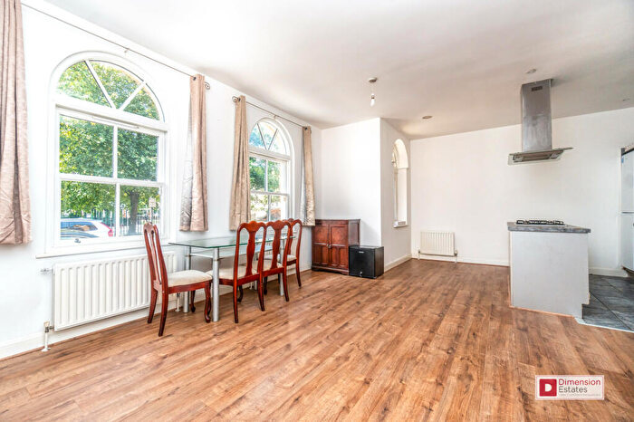 2 Bedroom Flat To Rent In Clapton Square, Lower Clapton, Hackney, E5