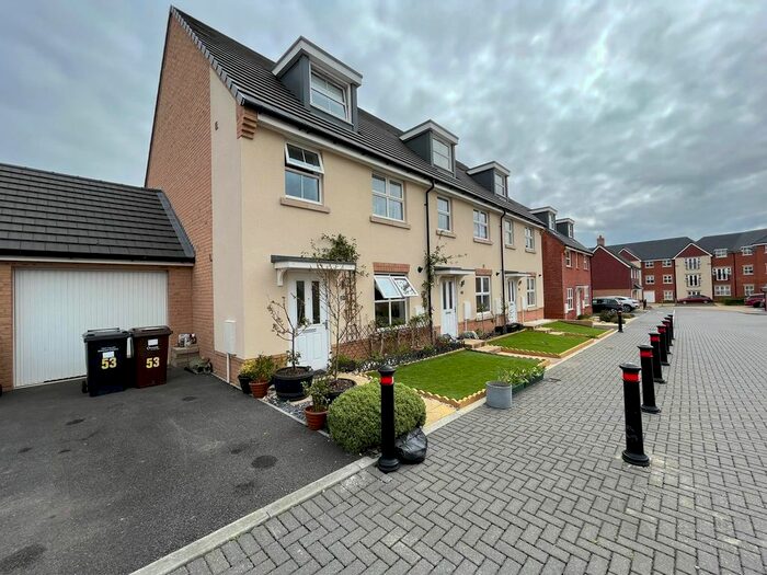 3 Bedroom End Of Terrace House To Rent In Draper Close, Andover, Hampshire, SP11