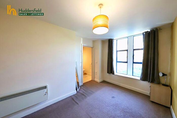 1 Bedroom Flat To Rent In Water Street, Huddersfield, HD1