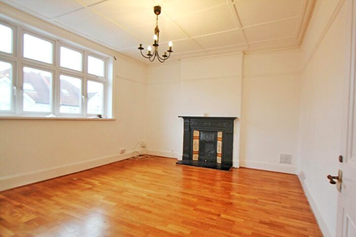 2 Bedroom Flat To Rent In Warrington Road, Harrow, Middlesex, HA1