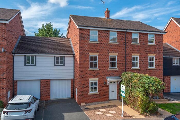 4 Bedroom Terraced House For Sale In Stavely Way, Gamston, NG2