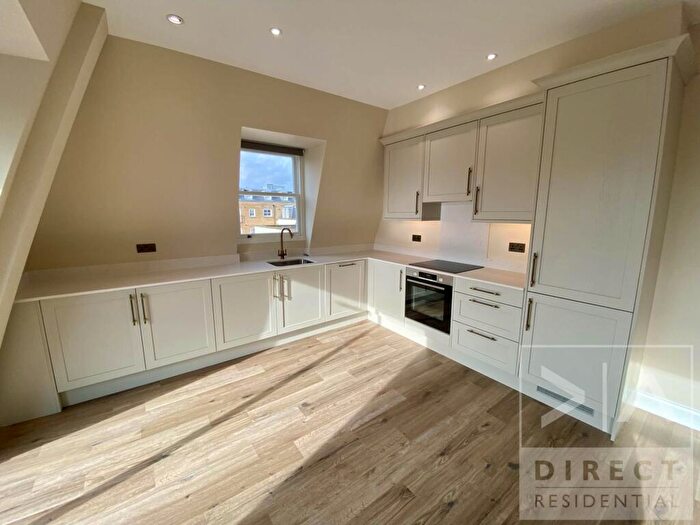 2 Bedroom Flat To Rent In The Parade, Epsom, KT18