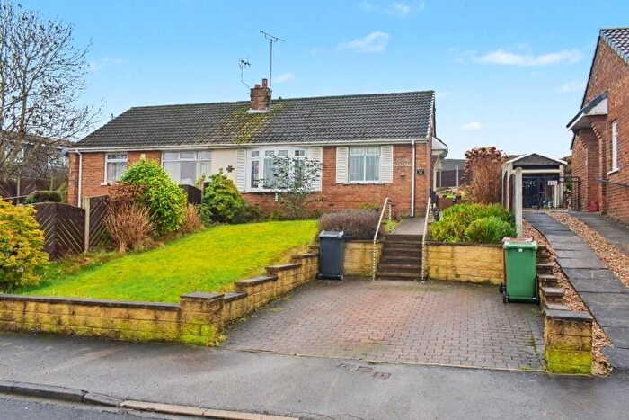 3 Bedroom Semi-Detached House For Sale In Brighton Avenue, Morley, Leeds, LS27