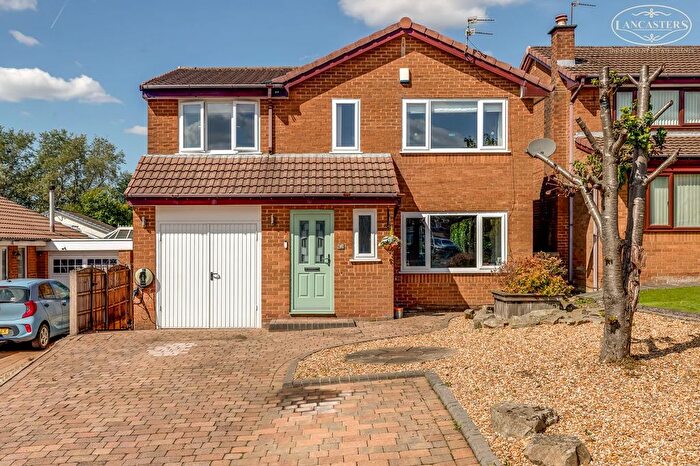 4 Bedroom Detached House For Sale In Broom Way, Westhoughton, Bolton, BL5
