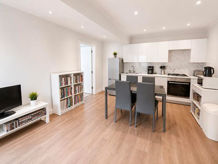 1 Bedroom Flat To Rent In Court Road, Southampton, SO15