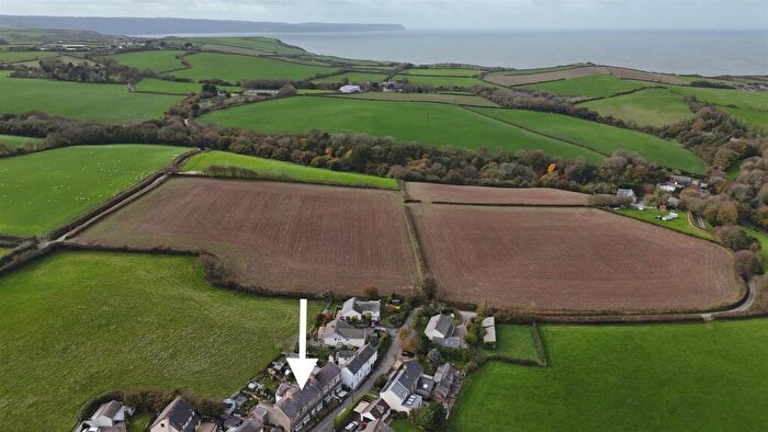 3 Bedroom House For Sale In Pump Lane, Abbotsham, Bideford, EX39