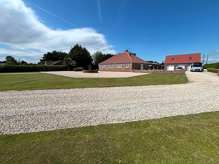 3 Bedroom Bungalow To Rent In Hirst Road, Carlton, DN14