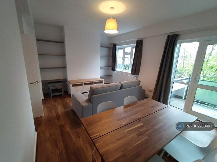 2 Bedroom Flat To Rent In Walsham House, London, SE17