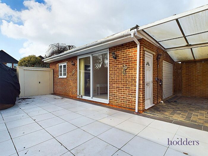 1 Bedroom Studio To Rent In Basset Close, New Haw, Addlestone, Surrey, KT15