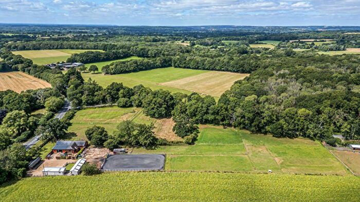 3 Bedroom Detached House For Sale In Portsmouth Road, Fishers Pond, SO50