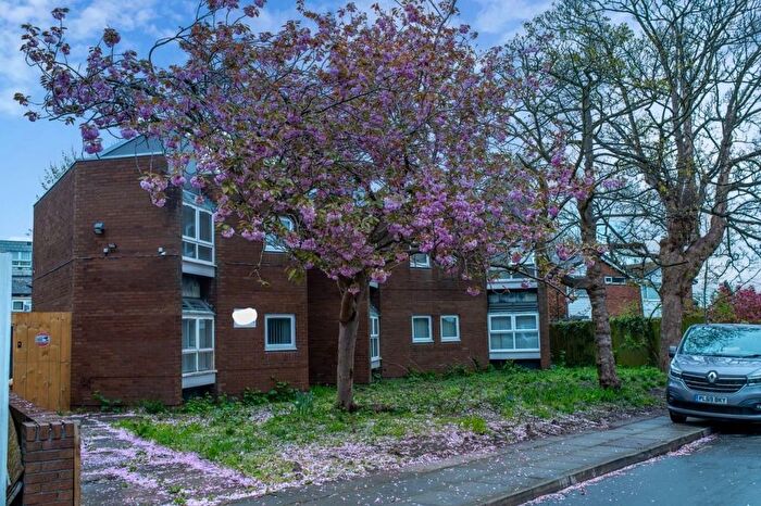 10 Bedroom Detached House To Rent In Broad Green Road, Liverpool, L13