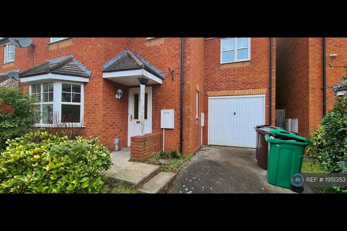 4 Bedroom End Of Terrace House To Rent In Edmonstone Crescent, Nottingham, NG5