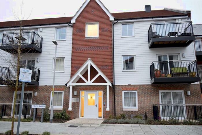 1 Bedroom Flat To Rent In Redland Court, Dunton Green TN14