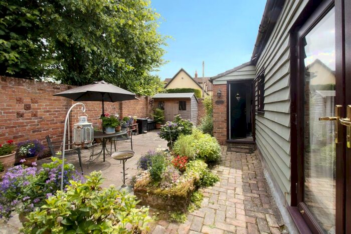2 Bedroom Barn Conversion For Sale In Sudbury Road, Newton, CO10