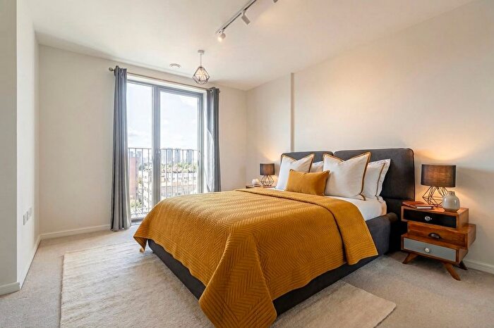 2 Bedroom Flat To Rent In Hammersley Road, London, E16