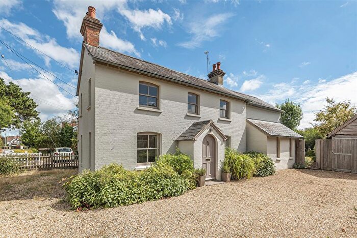 4 Bedroom Detached House To Rent In Balmer Lawn Road, Brockenhurst, SO42