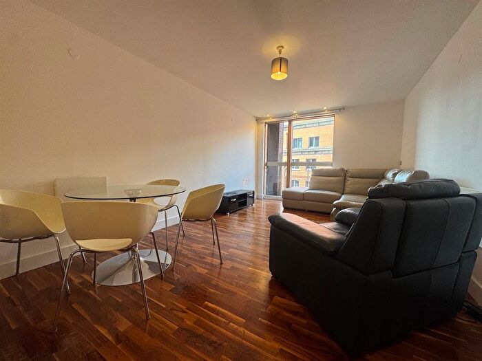 2 Bedroom Flat To Rent In Whitworth Street West, Manchester, M1