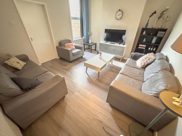 1 Bedroom House To Rent In Jubilee Drive, L7