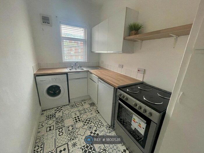 1 Bedroom Flat To Rent In St. Georges Lane, Lytham St. Annes, FY8