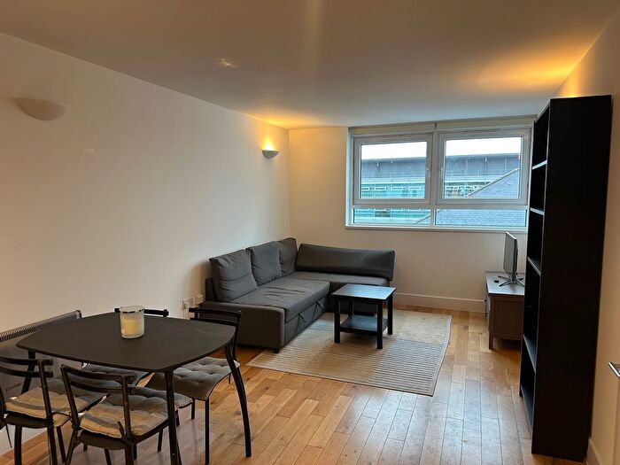 1 Bedroom Flat To Rent In Richmond Road, London, E8