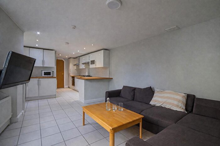 7 Bedroom Private Halls To Rent In Merthyr Street, Cathays, CF24