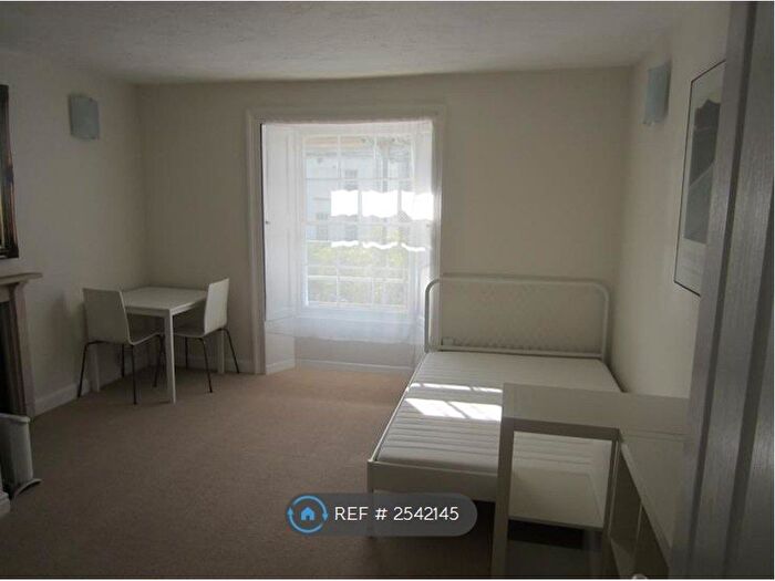 Studio To Rent In Wetherell Place, Bristol, BS8 - Photo 3