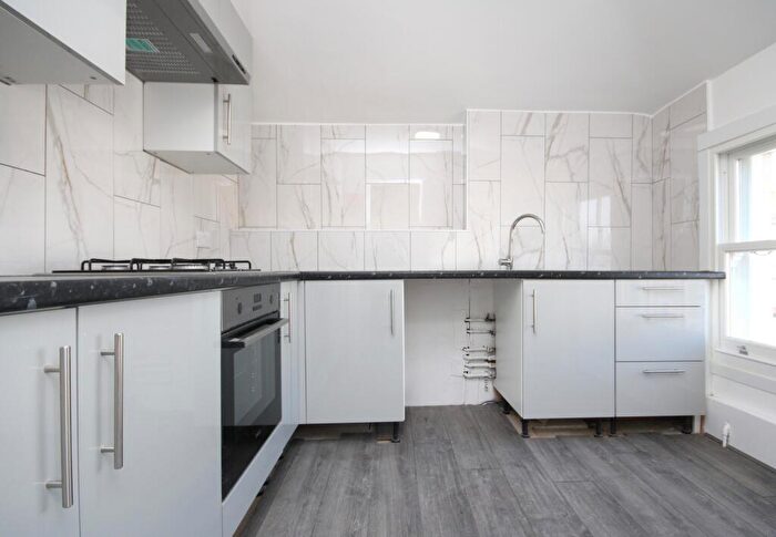 2 Bedroom Flat To Rent In Miranda Road, Archway, N19